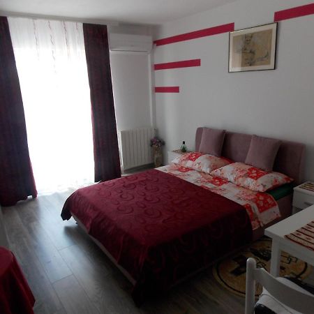 Hanifa Apartmani Rovinj Exterior photo